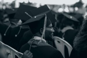 scholarships vs grants