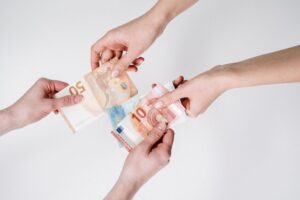 how scholarship money is paid